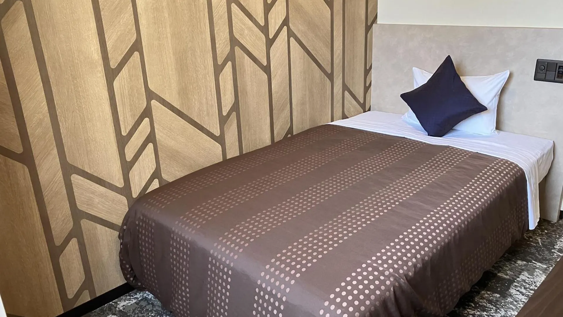 Hotel Livemax Budget ShinΟσάκα Ιαπωνία